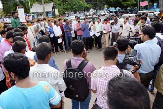 Yettinahole protests 1
